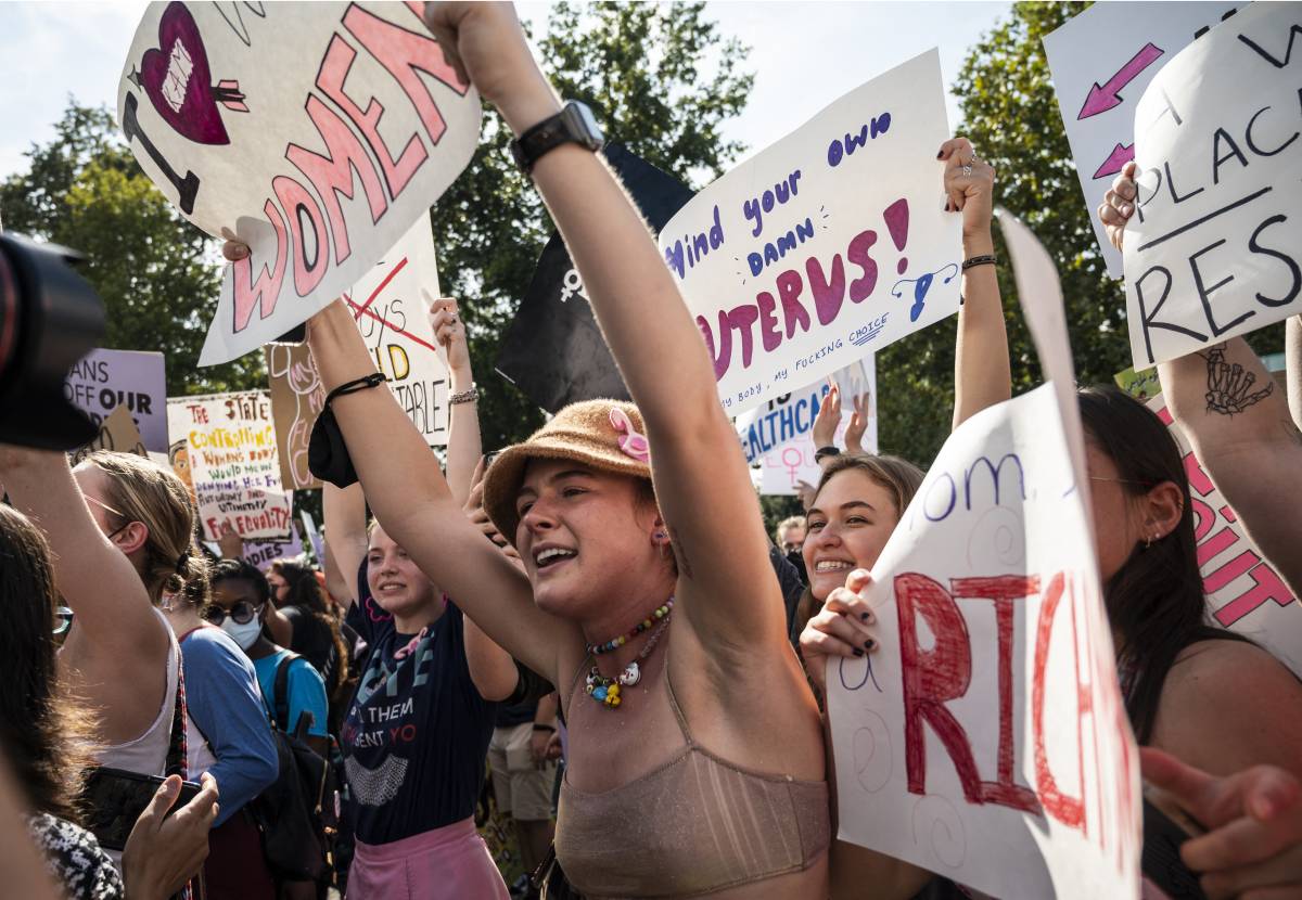 Thousands March at Abortion Rights-Focused Women’s March in Washington