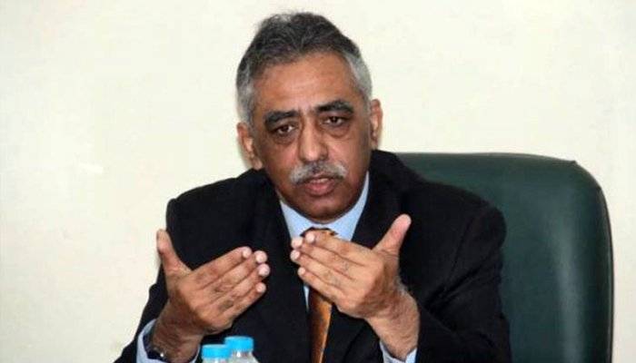 Pakistan Muslim League Nawaz leader Muhammad Zubair expressing his views