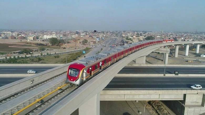 Lahore metro train 'to run in June'