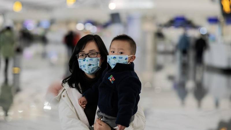 China reports sharp drop in new coronavirus infections