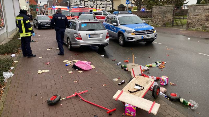 'Several injured' as car rams Germany carnival procession