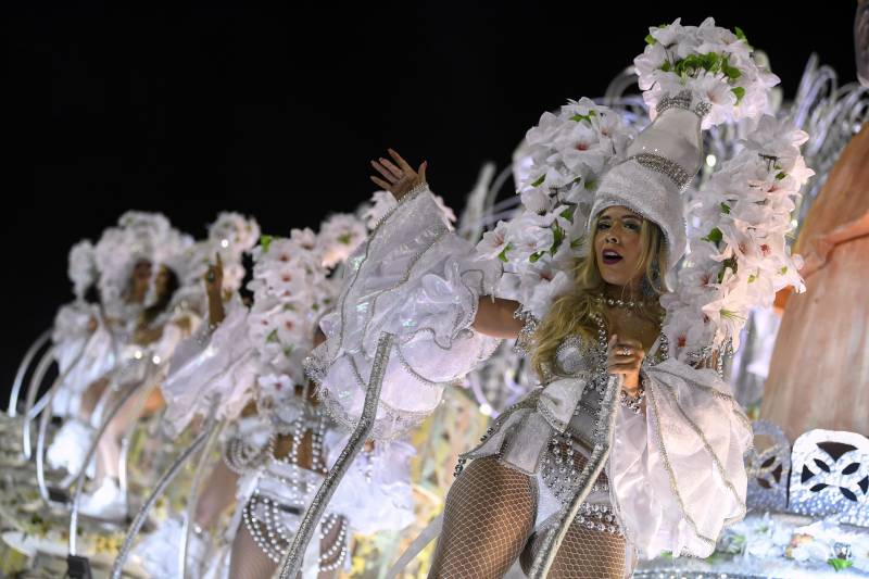 Sequins, skin and politics as Rio carnival opens