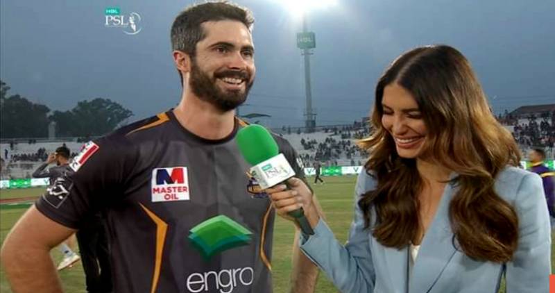 Love birds’ PSL interaction sets social media on fire