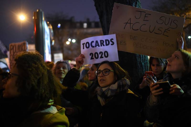 Walkouts as Polanski wins best director at French Oscars