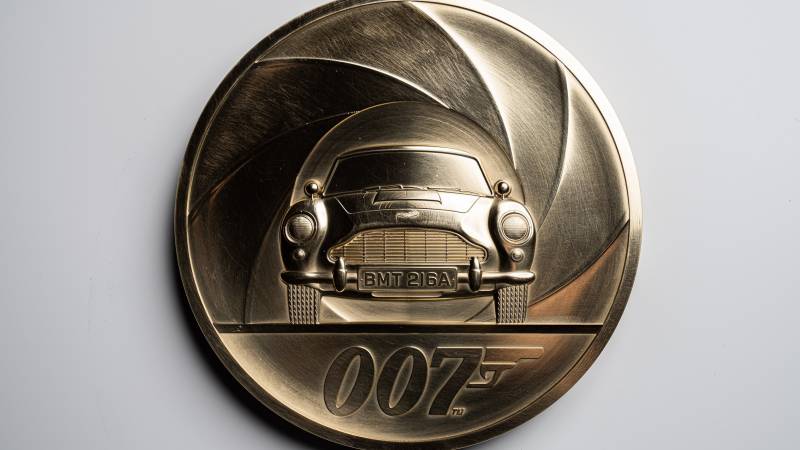 New seven-kilo gold coin unveiled to celebrate James Bond film