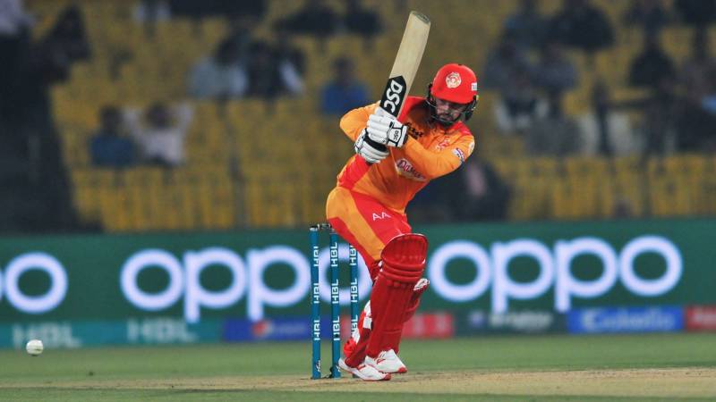 Munro, Ronchi take United to 198-3 against Qalandars