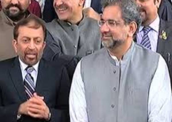 Khaqan Abbasi invites Farooq Sattar to join PML-N