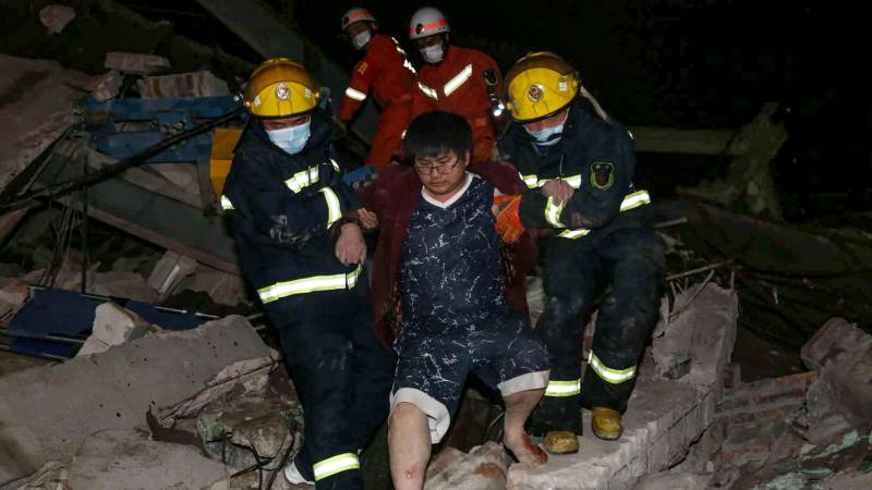 Hotel collapse traps 70 in eastern China