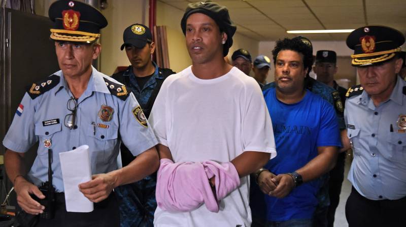 Lawyers push for Ronaldinho's release over fake passport scandal