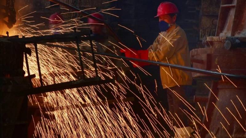 China industrial output contracts for first time in decades