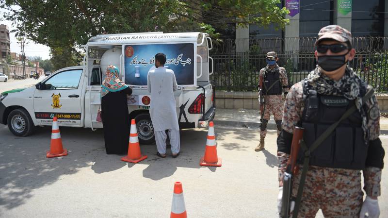 Calls for lockdown grow as virus tally reaches 750 in Pakistan 