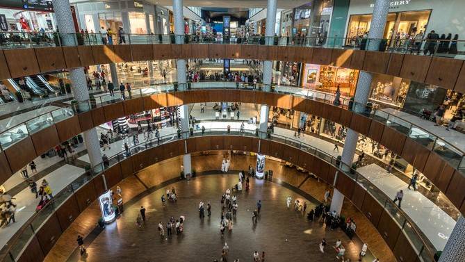 Dubai shuts malls under UAE plan to curb virus