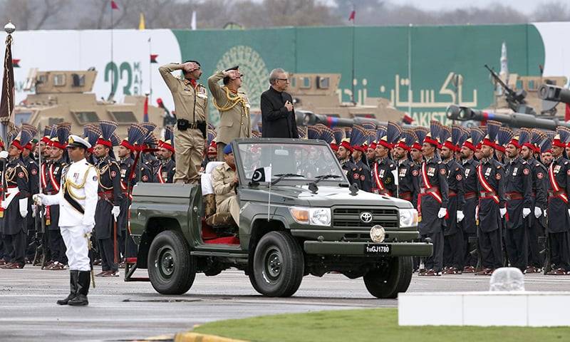 Pakistan Day marked amid lockdown as President, PM urge unity 