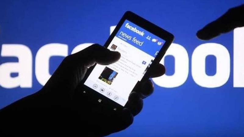 Taking lead from Pakistan, Facebook seeks ways to use Messenger in virus battle