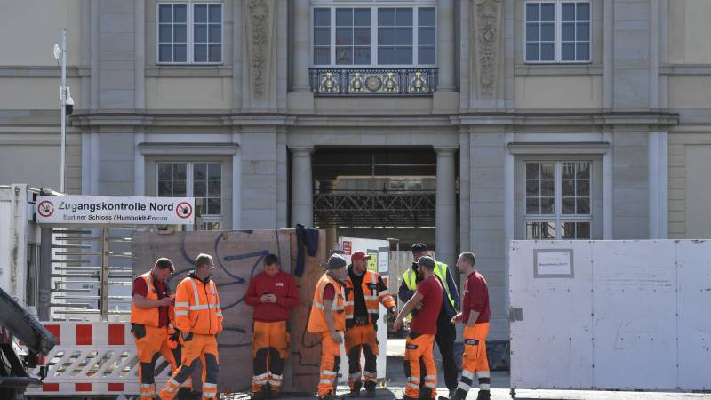 Fire at rebuilt Kaiser's palace in Berlin