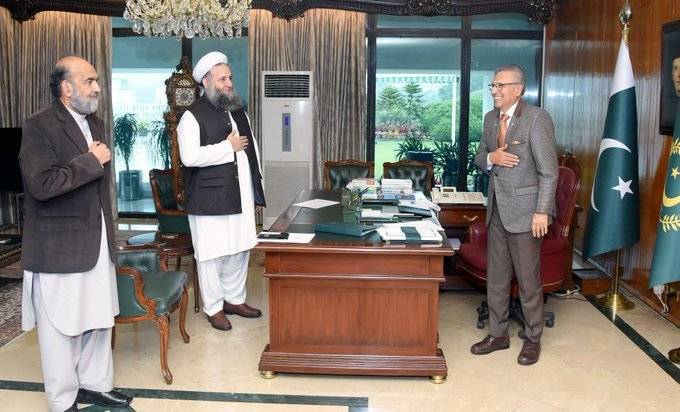 President Alvi urges ulema to educate people about coronavirus