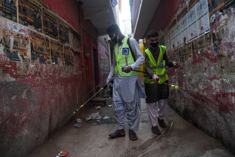 Lahore locality sealed after 17 tested positive for coronavirus