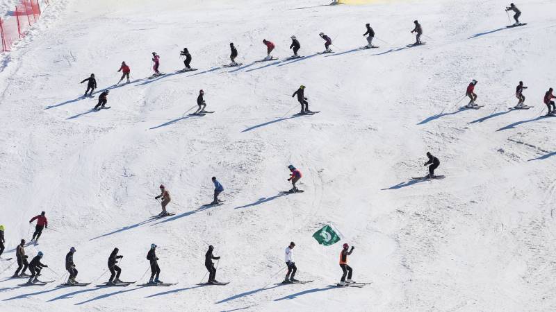 Pakistan hopes untapped mountains could lure foreign skiers