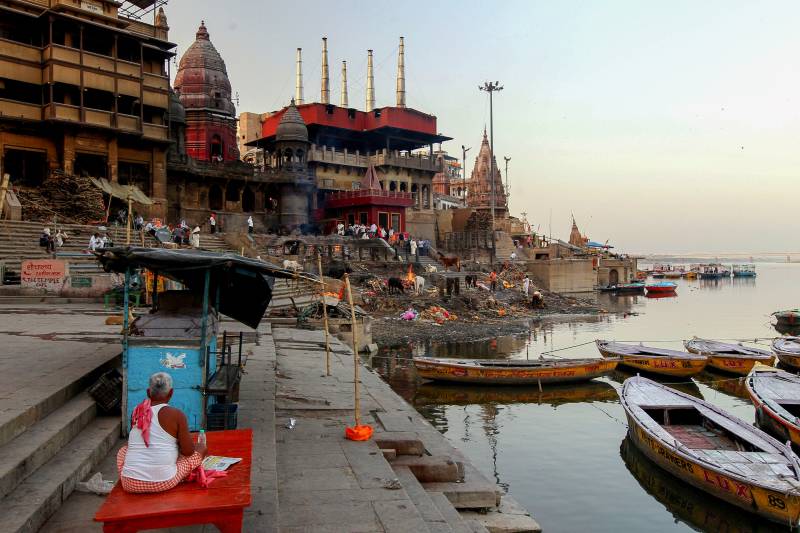 Sleep at last for Varanasi's keepers of cremation fires