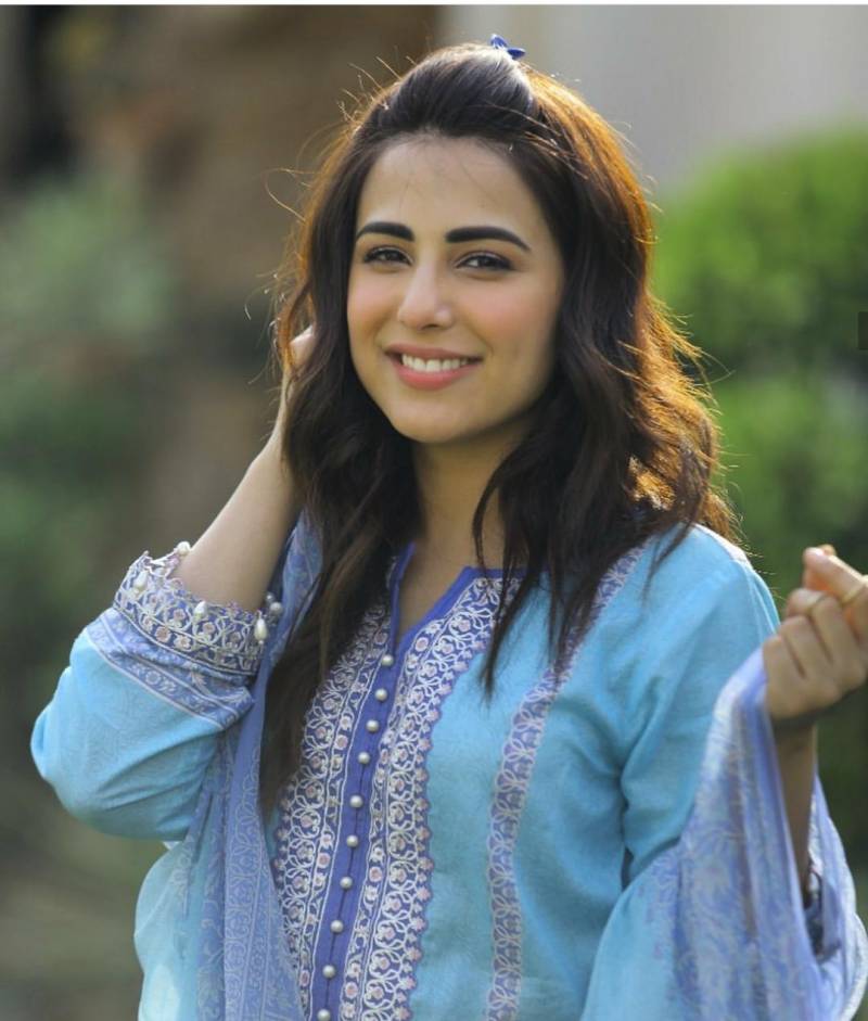 Ushna Shah tearfully recounts horrific animal cruelty in Karachi