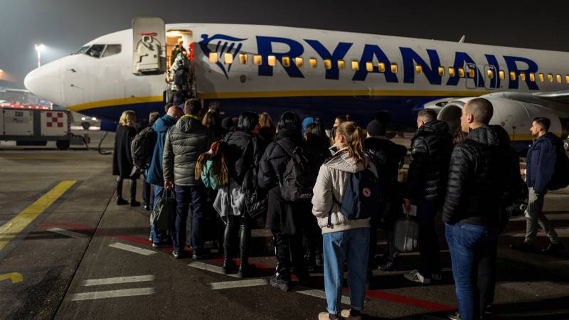 Irish airline Ryanair cuts up to 3,000 jobs over virus