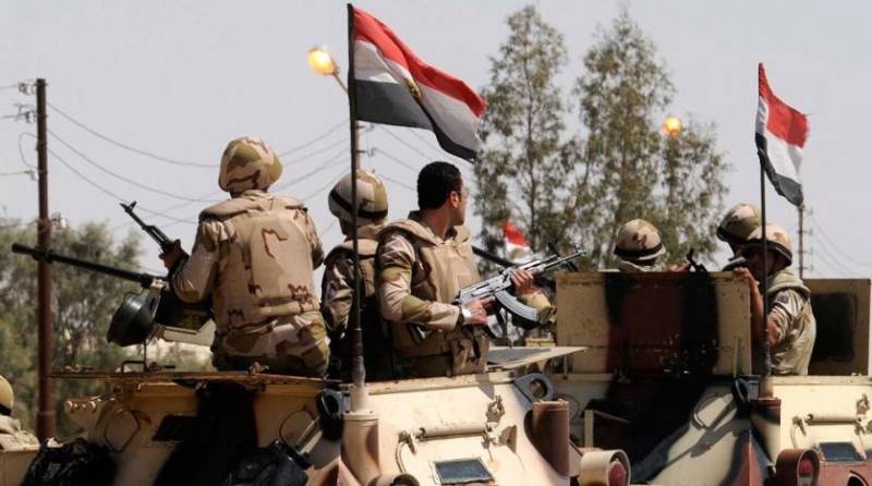 10 Egyptian soldiers killed or injured in north Sinai blast