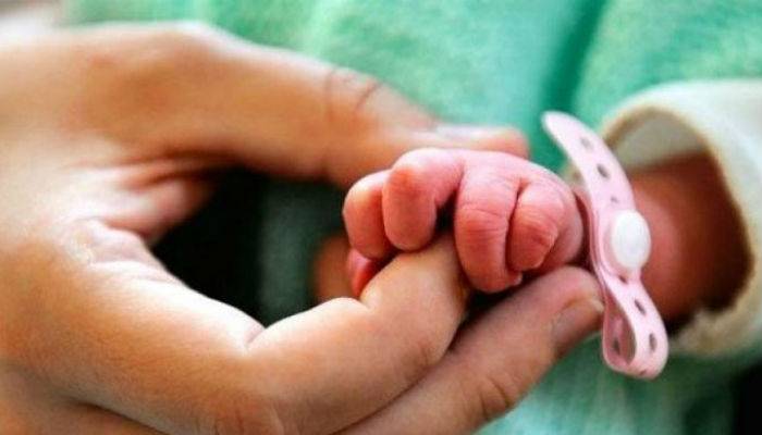 Virus-positive Karachi woman gives birth to a healthy baby