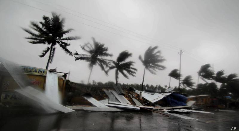 Evacuations begin as cyclone barrels toward India, Bangladesh