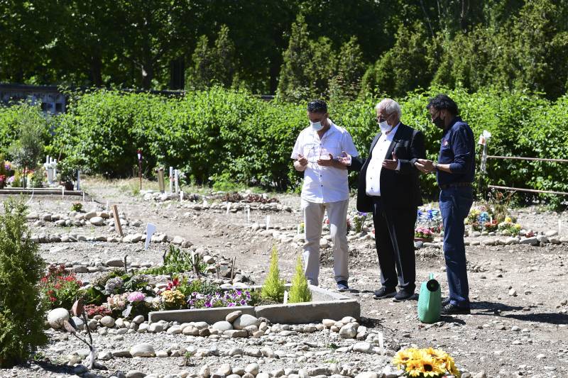 For Italy's Muslims, lack of burial space deepens grief in pandemic