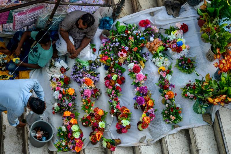 Pakistan experiences deadliest day with 107 Covid-19 deaths