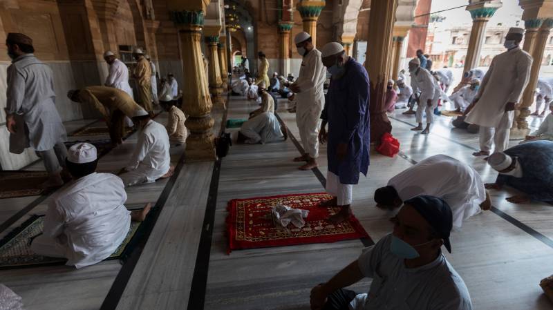 New Delhi's main mosque shut down again over virus fears