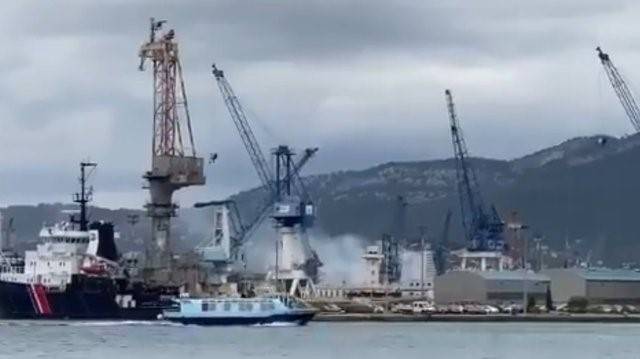 France says 'no nuclear accident' during submarine fire