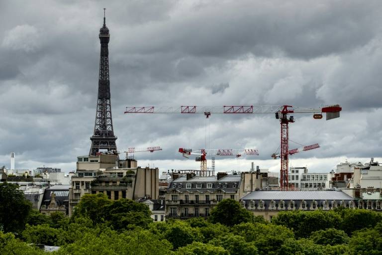 France unveils plan to reopen non-Schengen borders