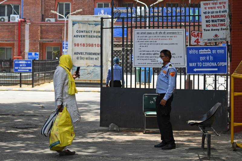 Delhi coronavirus fears mount as hospital beds run out