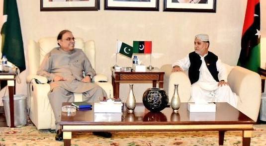 Zardari, Mengal discuss political scenario of country over phone