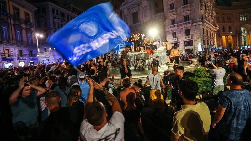 Napoli fans swarm onto streets to celebrate Italian Cup win