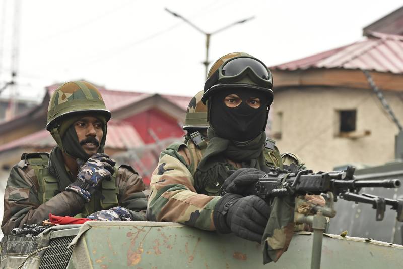 Indian troops martyr eight more youth in IOK