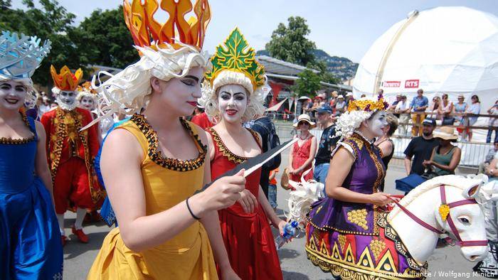 Switzerland allows gatherings of up to 1,000 people