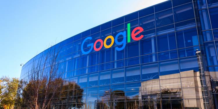 Google tightens privacy settings for new users