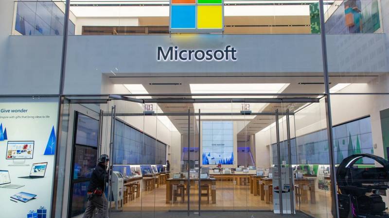 Microsoft to permanently close its retail stores