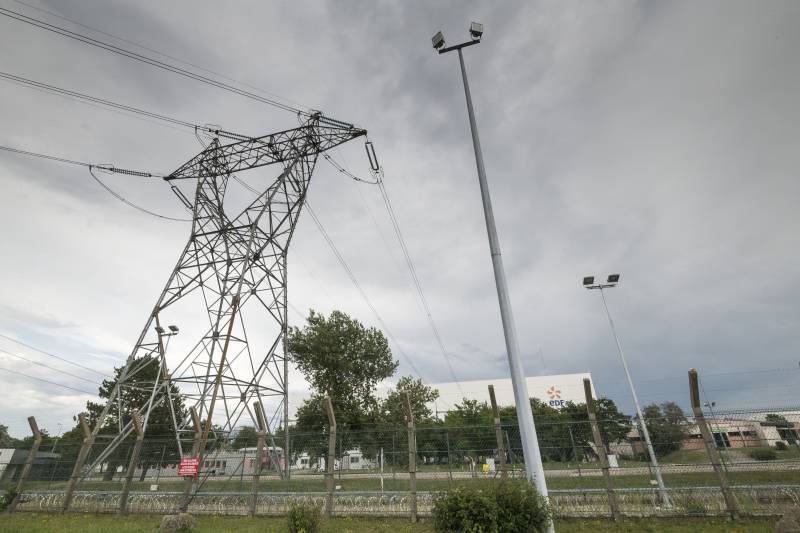 France pulls plug on country's oldest nuclear plant