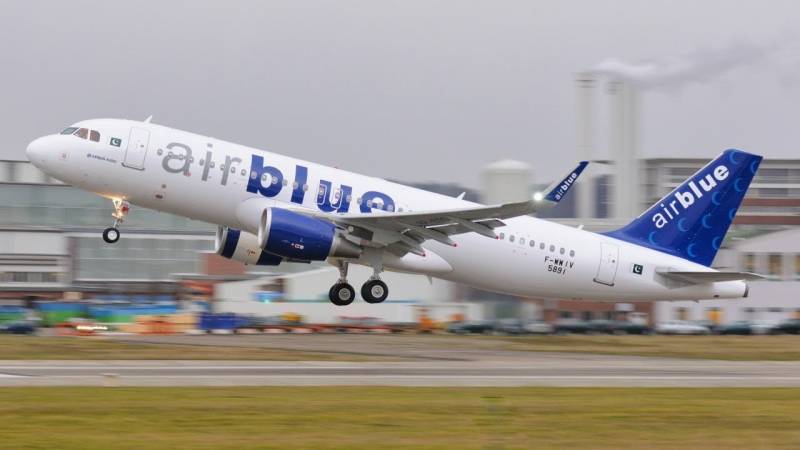 Airblue grounds two pilots over dubious licenses scam