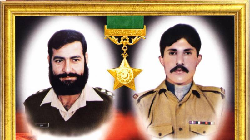 Army chief pays tribute to Kargil war heroes 