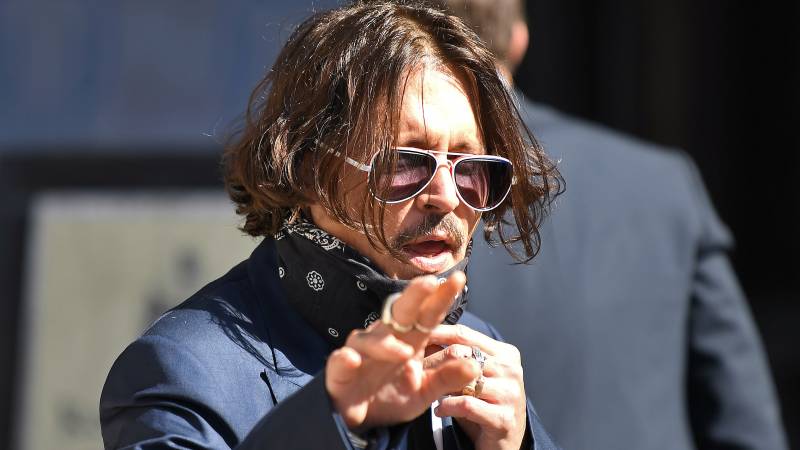 Johnny Depp 'not a wife-beater', libel trial told