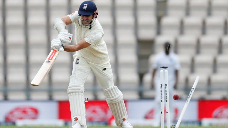 Holder takes six as England slump in first Test