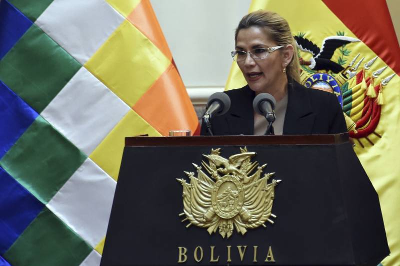 Bolivia leader catches virus as US cases soar higher