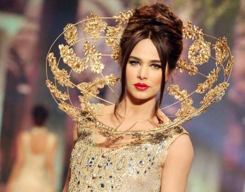 Supermodel Ayyan Ali to make comeback with music album