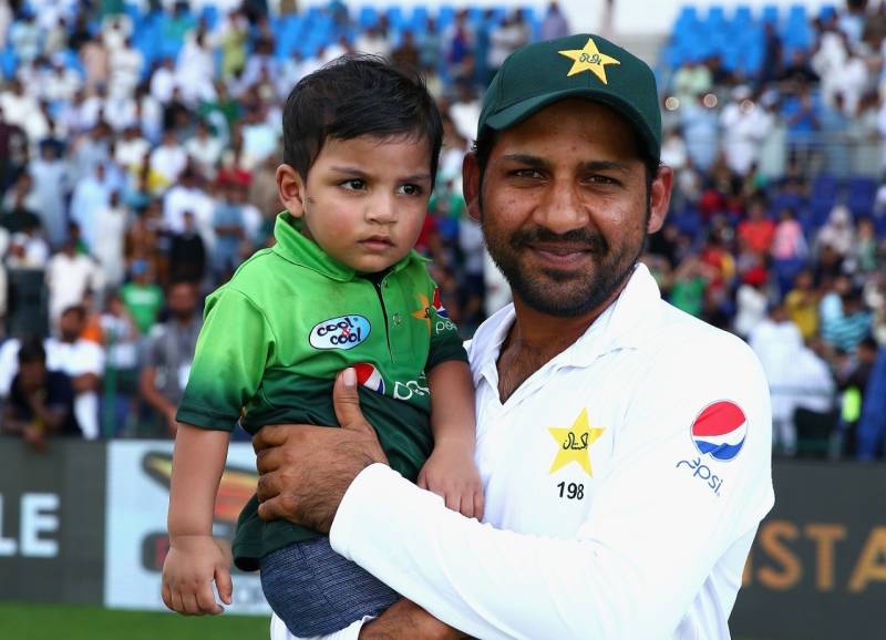 Video of Sarfraz Ahmad with son wins hearts of fans