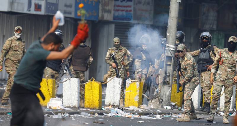 Two Baghdad protesters dead after clashes with police: medics