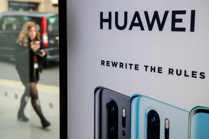 Huawei overtakes Samsung as top smartphone seller